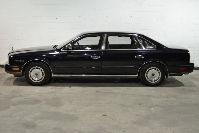 Illustration for article titled This Obscenely Luxurious 1990 Nissan President Sovereign Will Raise Your Status In Life